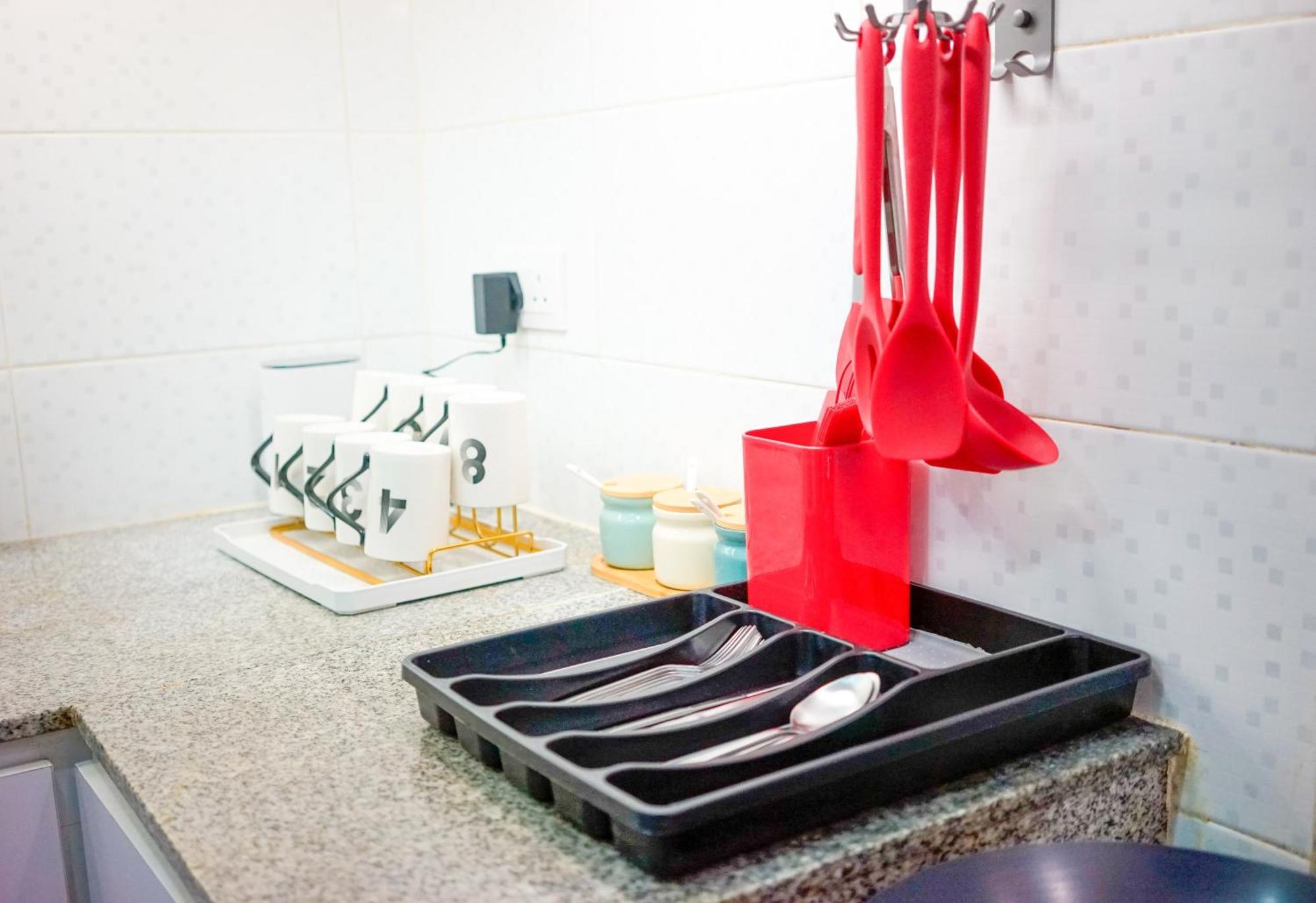 Student Accommodation - 292 Hennessy Road هونغ كونغ المظهر الخارجي الصورة