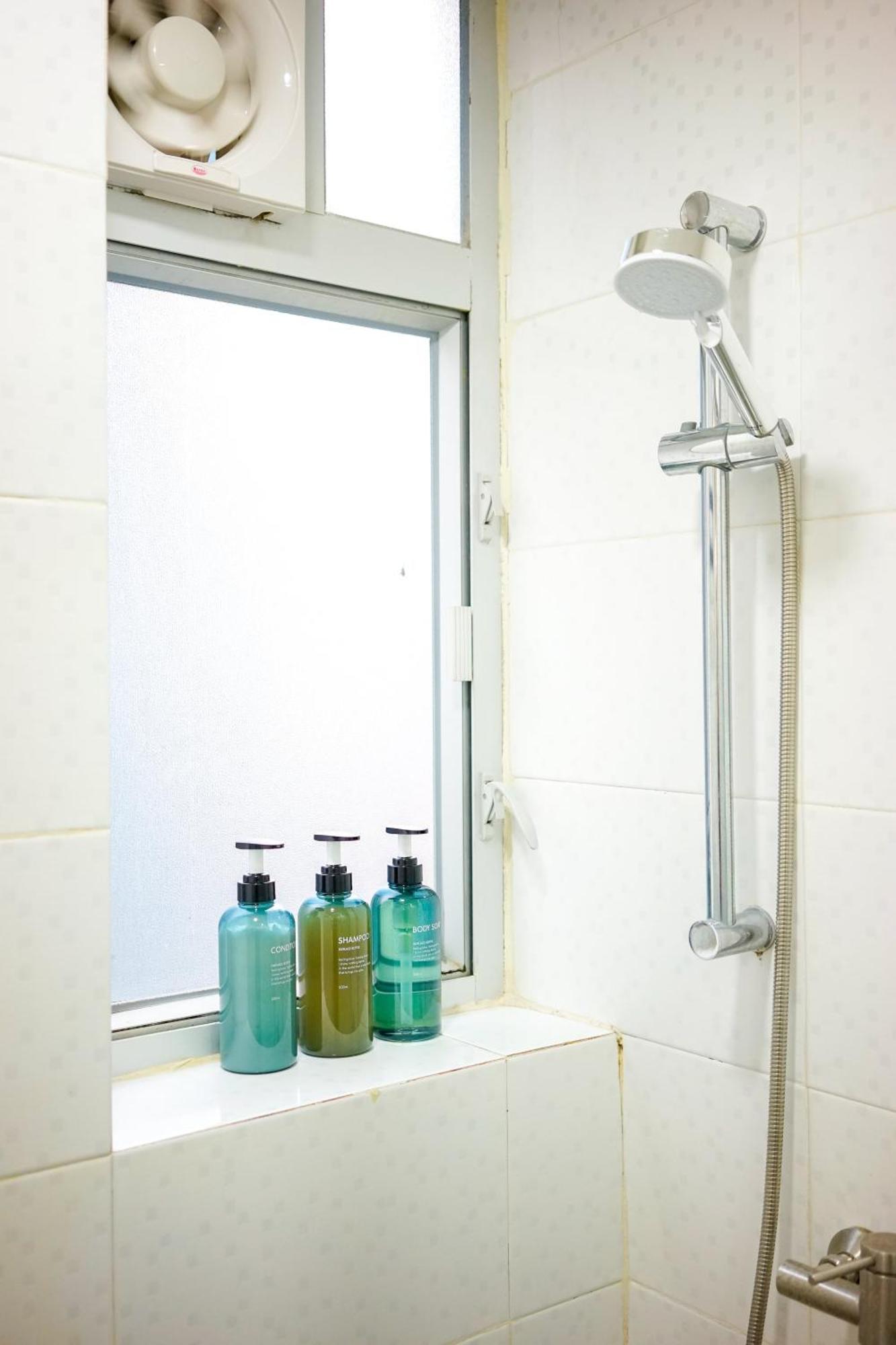 Student Accommodation - 292 Hennessy Road هونغ كونغ المظهر الخارجي الصورة